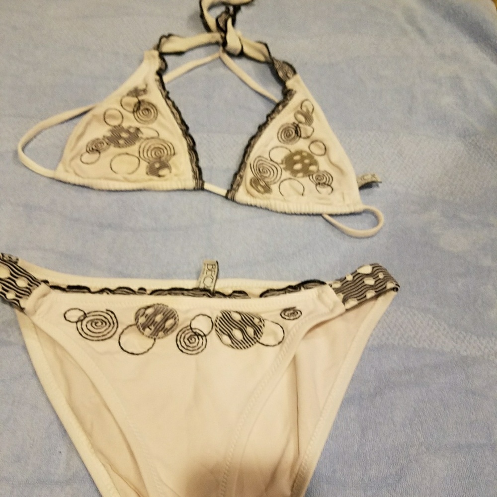 Used in good condition size medium but its more li